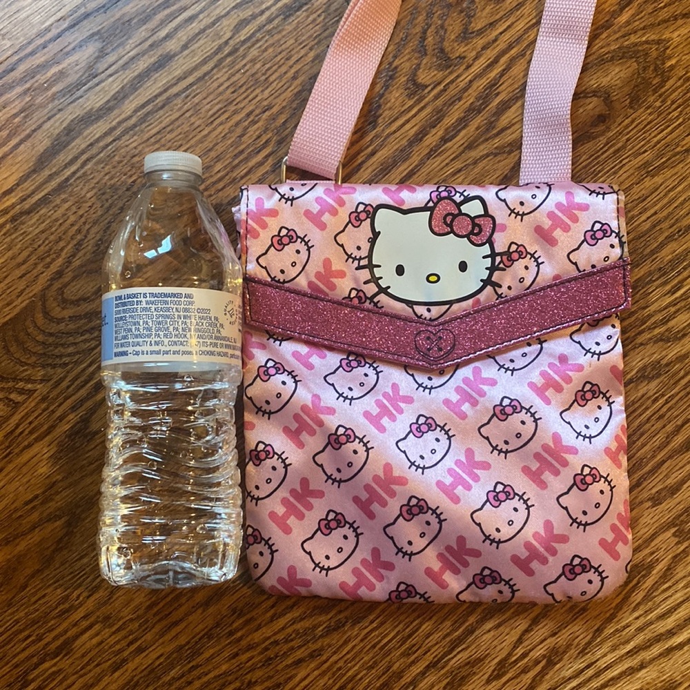 Hello Kitty Purse - Picture 6 of 6